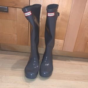Size 8 women’s gray Hunter Boots